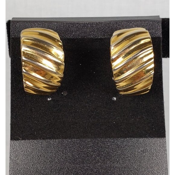 VTG Signed Monet Gold Tone Stripe Textured Hoop Screw Back Earrings - Picture 1 of 16
